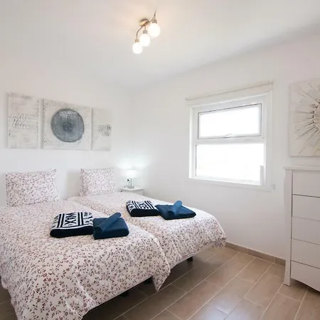 Playa Roca Penthouse. Great Sea Views! *