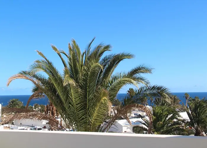 Playa Roca Penthouse. Great Sea Views! Apartamento Costa Teguise