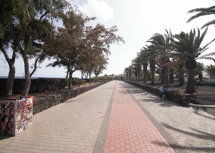 Playa Roca Penthouse. Great Sea Views! Apartamento Costa Teguise