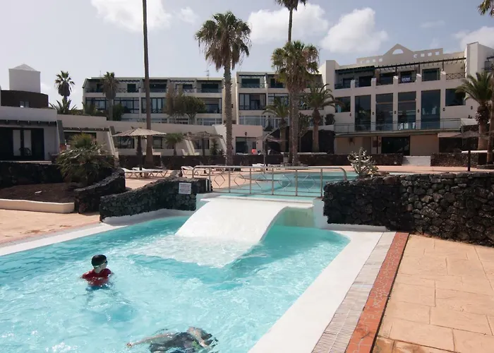 Playa Roca Penthouse. Great Sea Views! * Costa Teguise