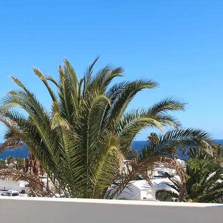Playa Roca Penthouse. Great Sea Views! Appartement Costa Teguise